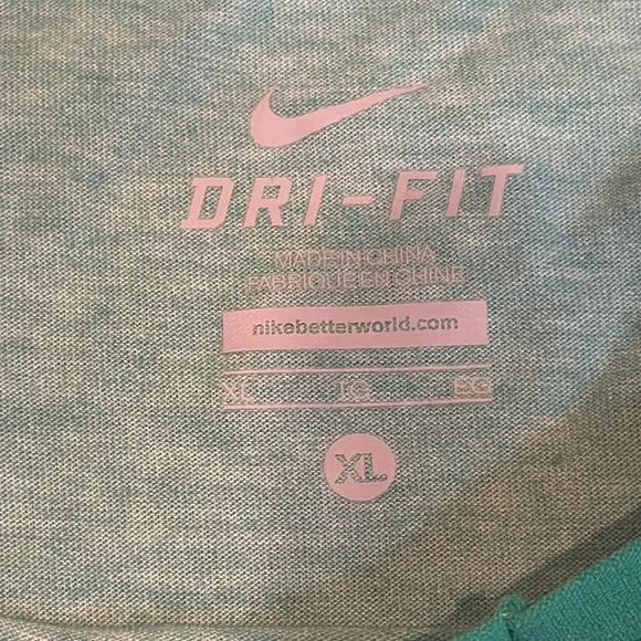 XL Juniors Nike DRI FIT Light Blue Athletic Top - Picture 4 of 8